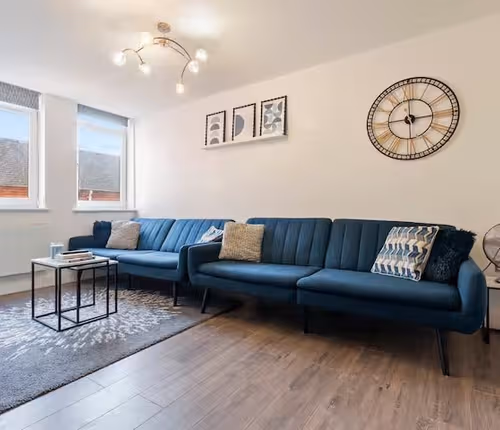 listing-1697114792069919179-0