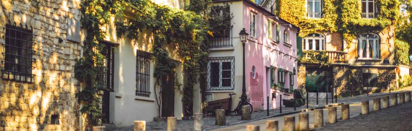 stay in montmartre