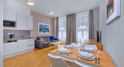 DOWNTOWN SUITES KODAŇSKÁ