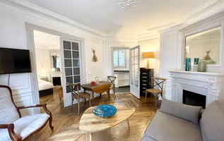 Rue Louise-Émilie de la Tour d'Auvergne Serviced Apartment, Mobility Lease