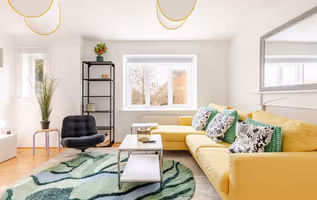 Spacious 4-Bed Coventry | Desks & Garden