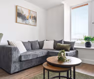 Comfortable Stay | Fast Wi-Fi | Near Train Station