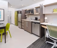Newark Route Airport Apart Hotel