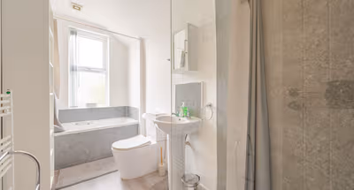 The Landmark: Comfy 2BR Home in Rugby | Sleeps 5