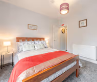 The Landmark: Comfy 2BR Home in Rugby | Sleeps 5