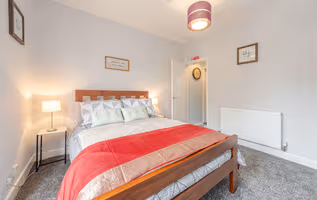 The Landmark: Comfy 2BR Home in Rugby | Sleeps 5