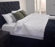 Modern 3 bedroom House With Parking