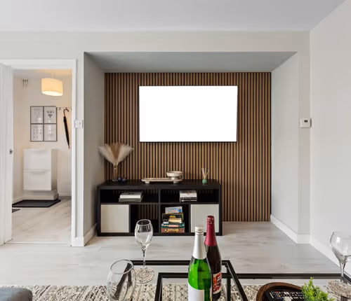 Cozy 3-Bed House Basildon | Contractors | Parking