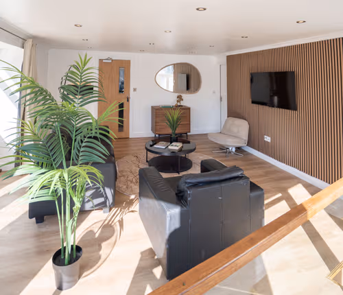 42A Warrender Road