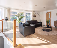 42A Warrender Road