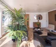 42A Warrender Road