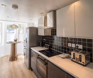 42A Warrender Road