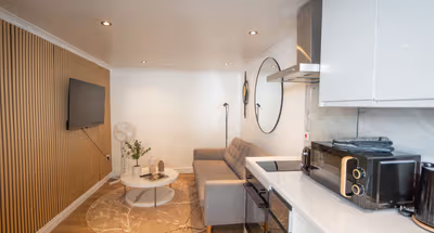 42B Warrender Road