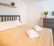 42B Warrender Road