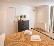 42B Warrender Road