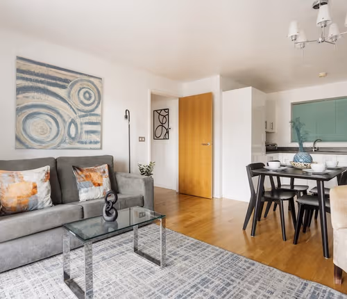 listing-1755713099730671370-0