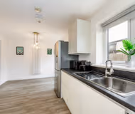 listing-1679868594083082737-4