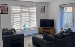 3BH Crescent Way, Horley
