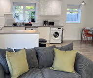 listing-1522604363636319765-4