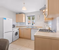 listing-1407907299940150914-4