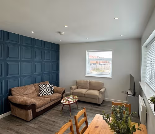 listing-1758351037935731197-0