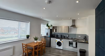 listing-1758351037935731197-1