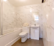 Lakeside 2BR | 2 Baths | Parking | Sleeps 6