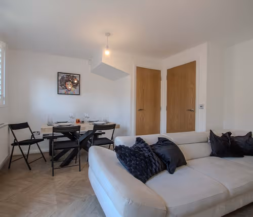 listing-1602175303780301542-18