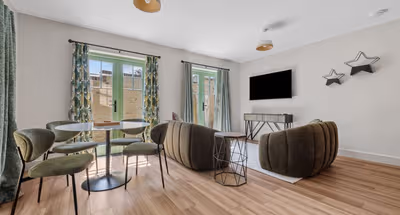 listing-1695618620561210858-1