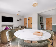 listing-1695618620561210858-4