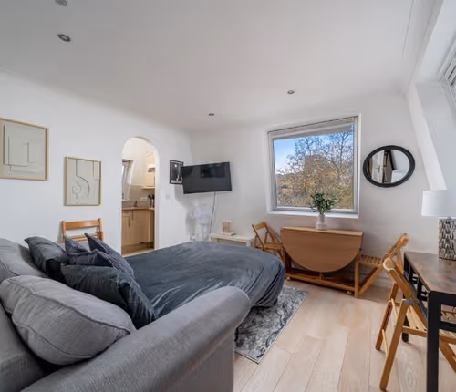 Top-Floor 1-Bed Apartment by 360 Stays | South Kensington
