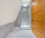 listing-1194464290764852784-7