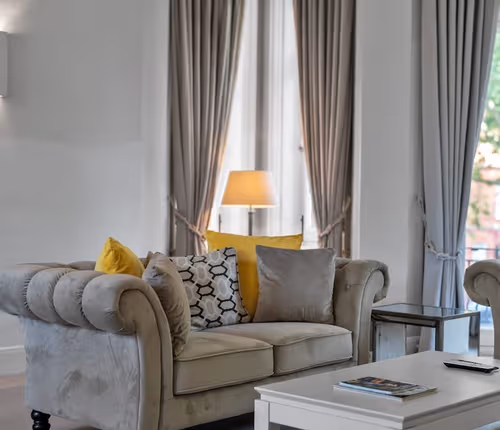 listing-1396345067906134767-0