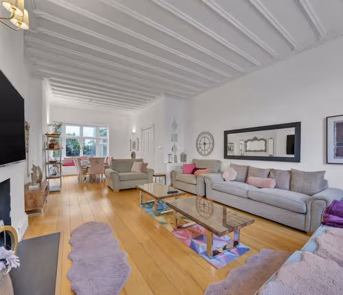 listing-1701559278471614374-7
