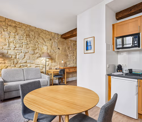 Sauveur VI | Serviced 1-Bedroom for Work