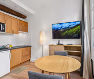 Sauveur VI | Serviced 1-Bedroom for Work