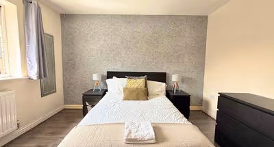 Modern 4BR Home in Grays