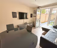 Modern 4BR Home in Grays