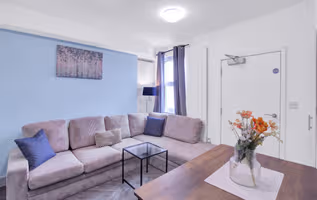 Spacious Central Sleek Home | Parking | Garden