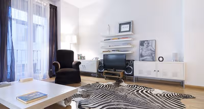 Reloj Serviced apartment