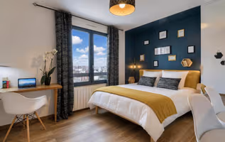 De Courbevoie Serviced Apartment