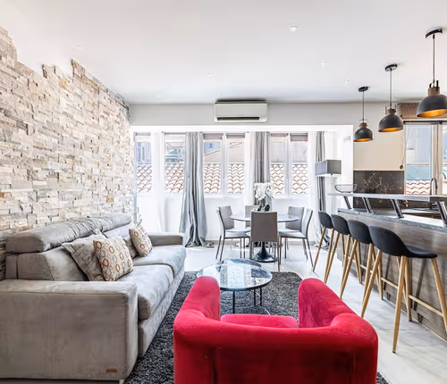 listing-1703627791689970645-0