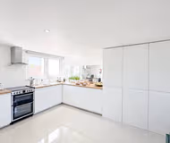 Spacious 4BR House, Sleeps 9, Free Parking, Contractor Stay