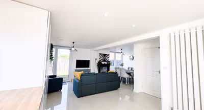 Spacious 4BR House, Sleeps 9, Free Parking, Contractor Stay