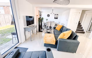 Spacious 4BR House, Sleeps 9, Free Parking, Contractor Stay