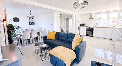 Spacious 4BR House, Sleeps 9, Free Parking, Contractor Stay