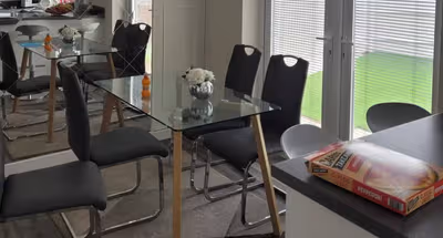 Comfortable 4 Bedroom Home | Sleeps 7 | Wolverhampton