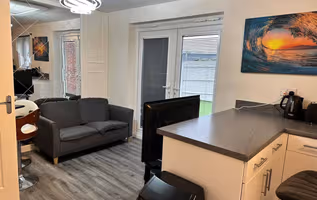 Comfortable 4 Bedroom Home | Sleeps 7 | Wolverhampton