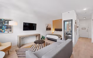 Michigan Avenue aparthotel