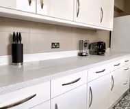 2BR House, Sleeps 4, Garden, Free Street Parking, Contractor Stay